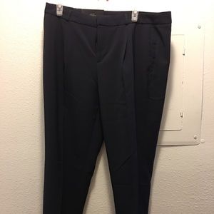 Black Banana Republic cropped pant